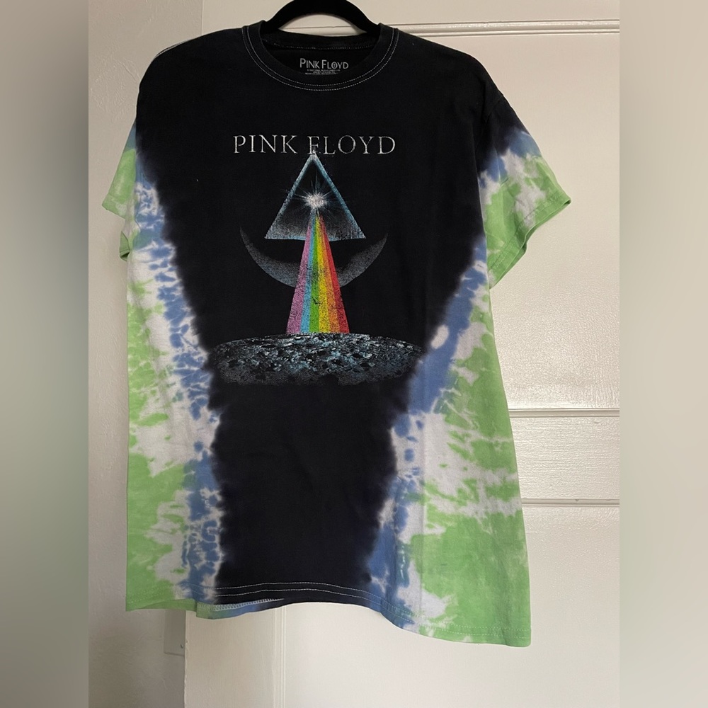 Pink Floyd shirt